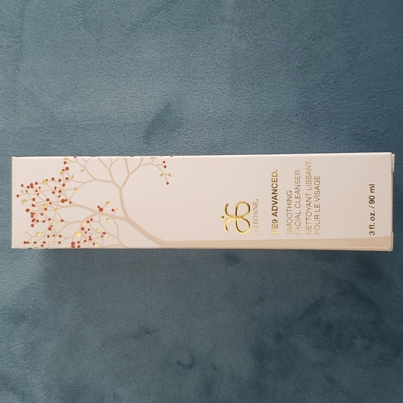Arbonne Other - Arbonne RE9 Advanced smoothing facial cleaner